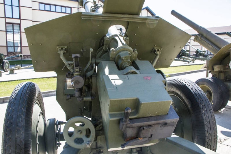 Artillery, large caliber: 152-mm howitzer D-1 samples 1943 of the year 