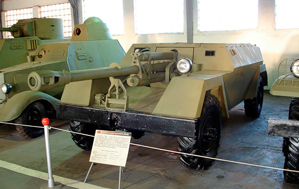 
		KSP-76 (GAZ-68) - cañones autopropulsados ​​antitanques con ruedas calibre 76 mm