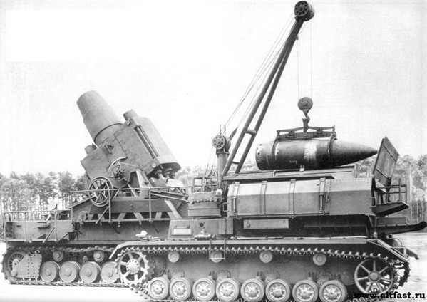 
		卡尔 - 自行式德国迫击炮口径 600 毫米和 540 毫米