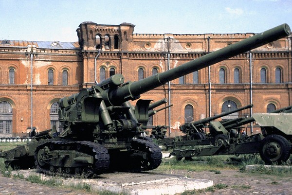 
		BR-2 - 样品炮 1935 年份口径 152 毫米 