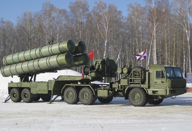 
		ЗРК С-400 "Триумф" (40P6) - sistema de misiles antiaéreos