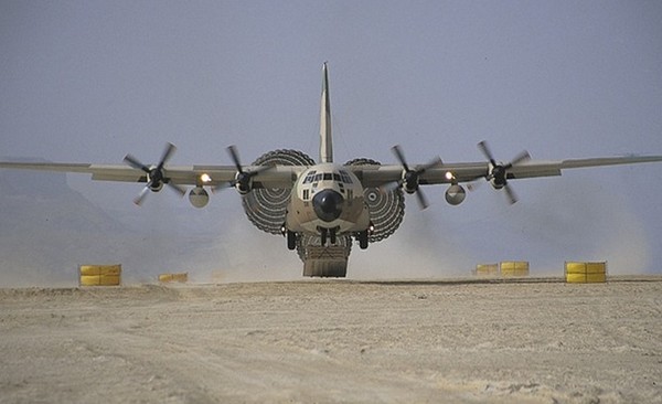  C-130 Геркулес Размеры. Двигатель. Вес. История. Дальность полета