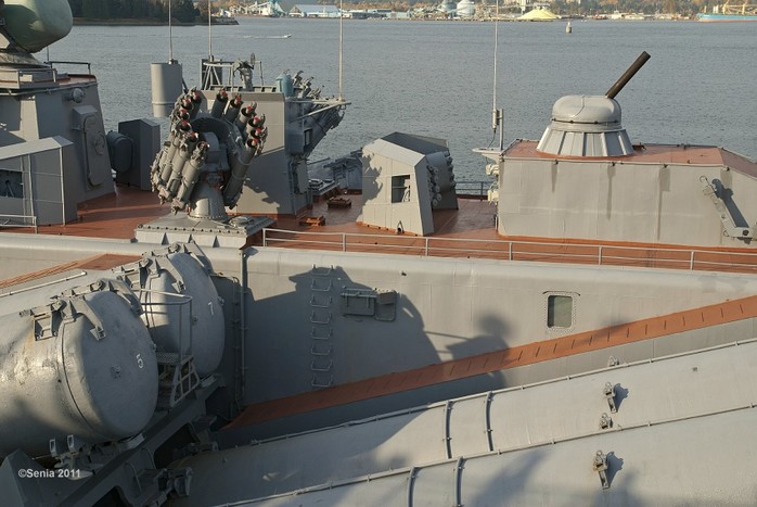 
		Ракетный крейсер "Варяг" (Ucrania roja) - Buque insignia de la flota rusa del Pacífico