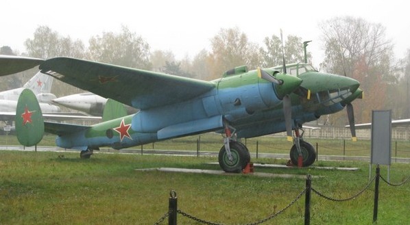  Ту-2 Размеры. Двигатель. Вес. История. Дальность полета. Практический потолок