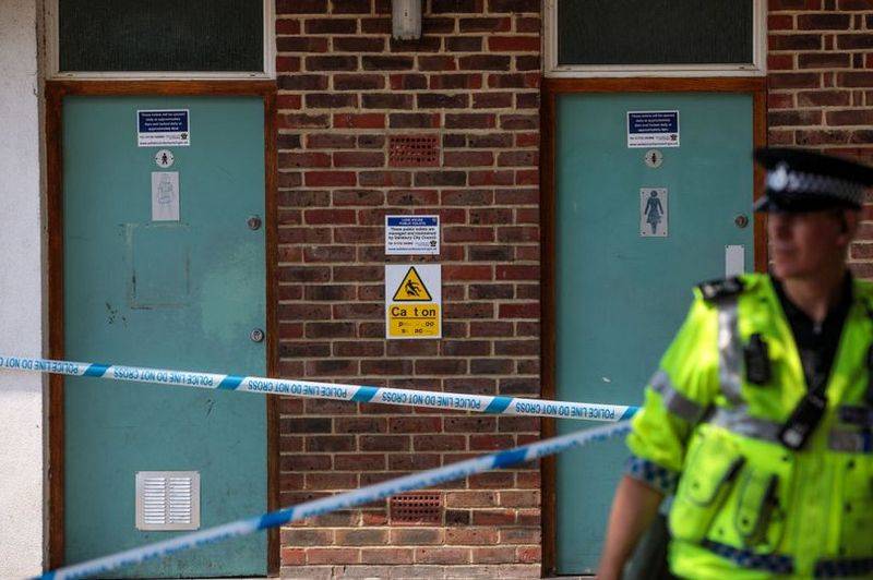 Британская полиция обнаружила следы "Новичка". В общественном туалете