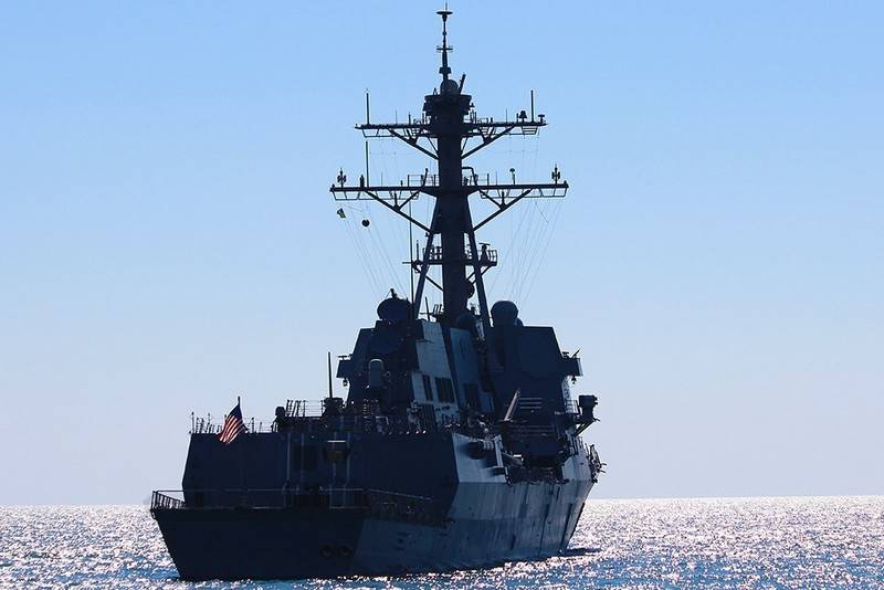 Еще один эсминец. США наращивают группировку у сирийских берегов