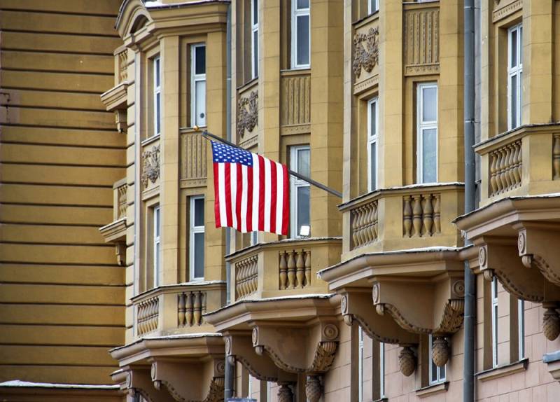 Британские СМИ рассказали о российской шпионке в посольстве США в Москве