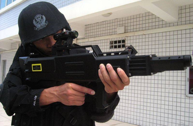 Китай показал оружие будущего: лазерную винтовку ZKZM-500
