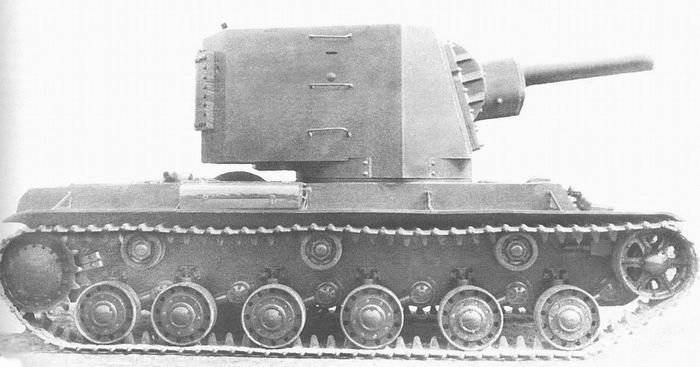 Para los alemanes, la reunión con el KV-2 fue un verdadero shock. 