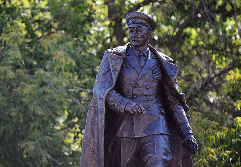 В Москве открыли памятник основателю ВДВ генералу армии Василию Маргелову