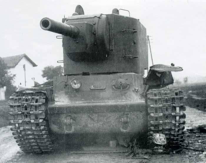 Para los alemanes, la reunión con el KV-2 fue un verdadero shock. 