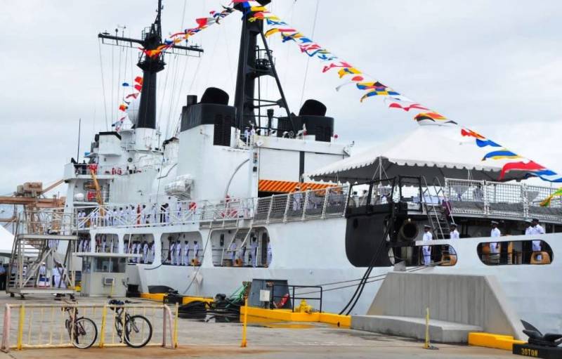 Шри-Ланка получила в подарок списанный американский корабль