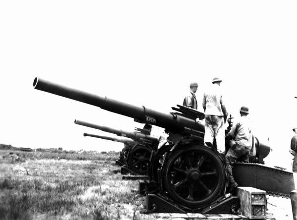 Artillería, gran calibre: 155-mm rifle M1/M2 "Long Tom" 