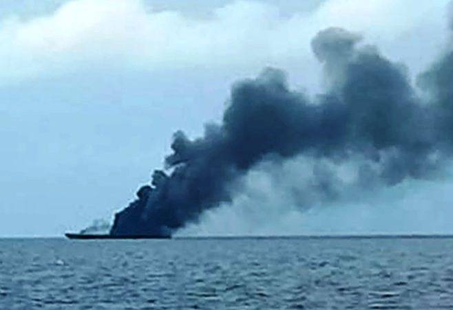 Загорелся и затонул: ВМС Индонезии лишились патрульного катера