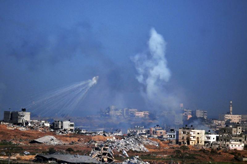 Израильские военные расстреляли демонстрацию в Газе и нанесли авиудар