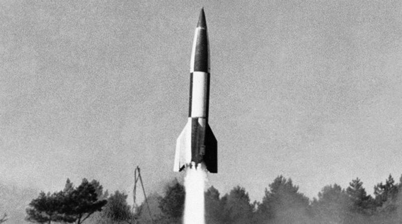 Роскосмос опубликовал фото первой баллистической ракеты