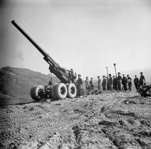 Artillería, gran calibre: 155-mm rifle M1/M2 "Long Tom" 