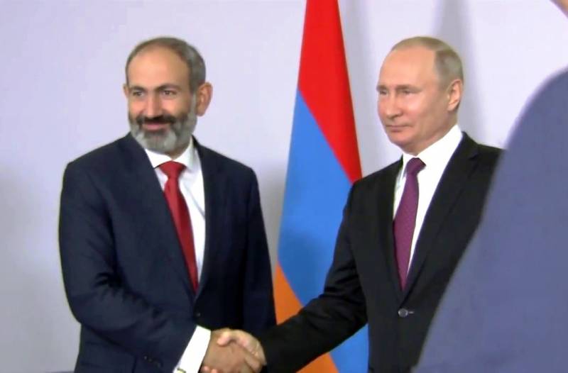 РФ продолжит поставки вооружений Армении