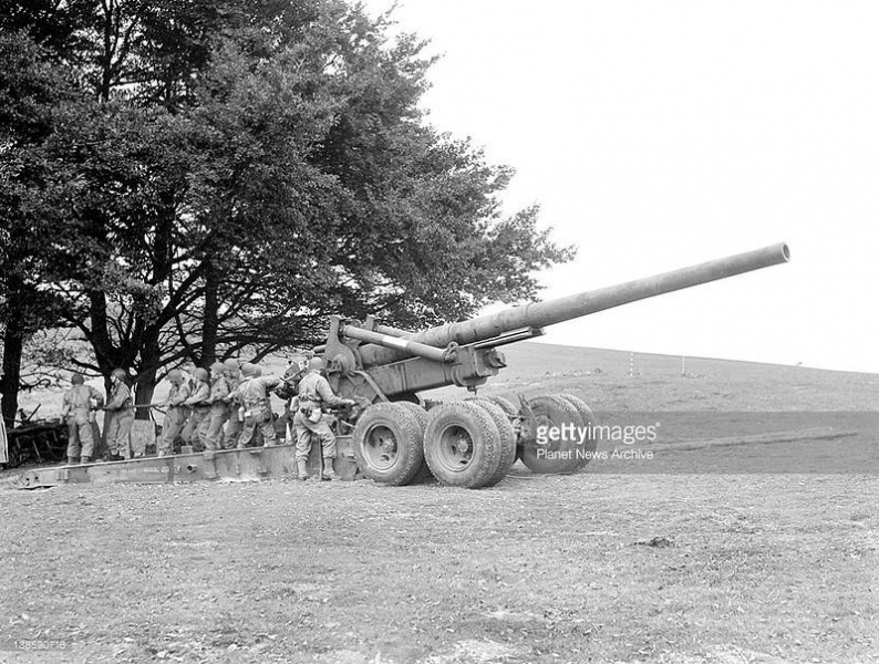 Artillerie, gros calibre: 155-mm carabine M1/M2 "Long Tom" 