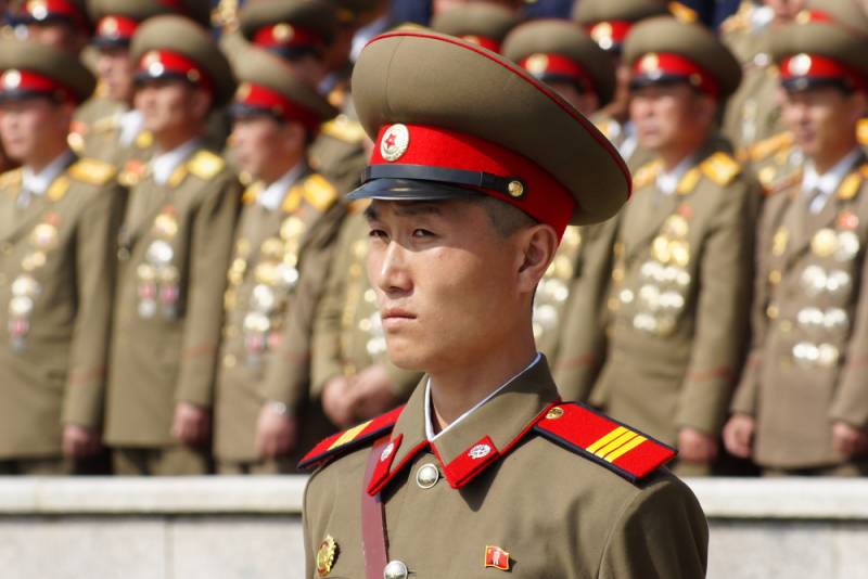 В Пхеньяне прошёл парад. На этот раз без баллистических ракет