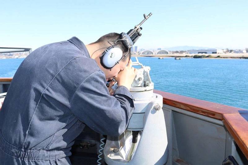 Реакция китайцев на инцидент с эсминцем ВМС США. Комментарии пользователей