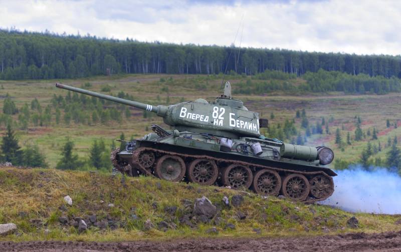 Представитель МО РФ на "Эхе" рассказал о ценах на Т-34 и ППШ в годы войны