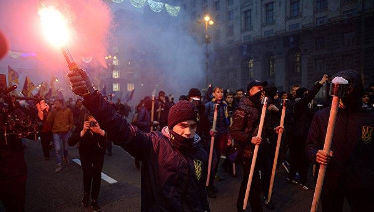 День УПА: украинские националисты начали марш в Киеве