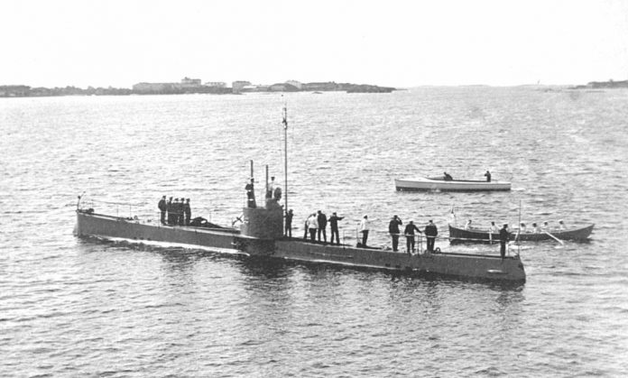 «Mynoha»: the world's first diesel-electric submarine 
