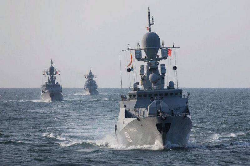 Шойгу: Учения ВМФ и ВКС РФ в дальней морской зоне станут регулярными