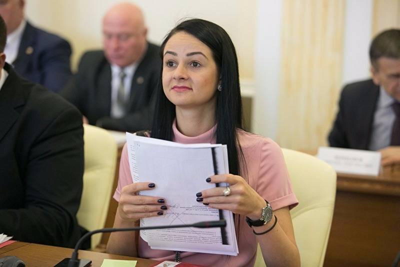СМИ: Уральская чиновница Ольга Глацких "отделалась" выговором