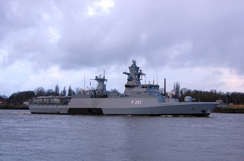 Берлин - Киеву: Посылать свои военные корабли к побережью Крыма не будем
