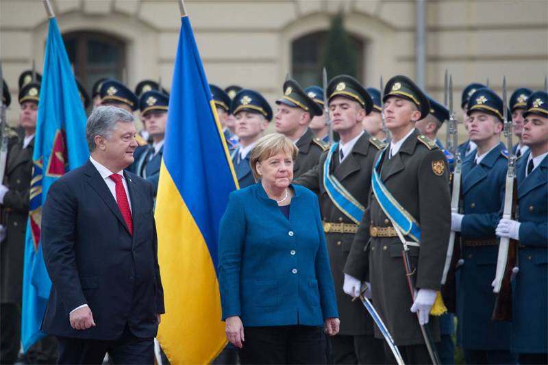 В Киеве Ангелу Меркель обвинили в потере Украиной Крыма и Донбасса