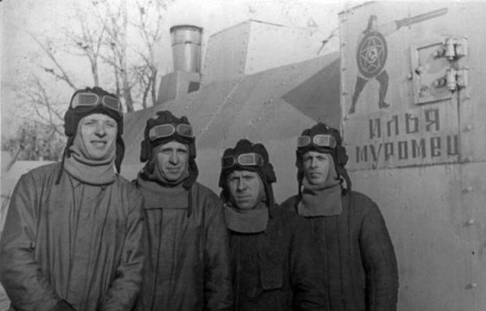 Рассказы о вооружении: бронепоезда БП-43 «Козьма Минин» и «Илья Муромец» 