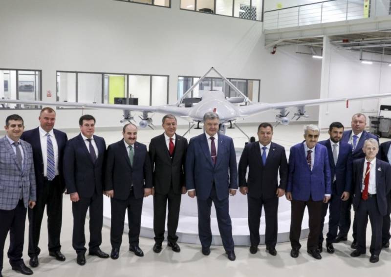 Порошенко обсудил в Анкаре кооперацию оборонных комплексов