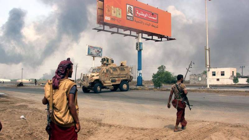 Проправительственные силы Йемена прекратили наступление на порт Ходейда. По гуманитарным соображениям?