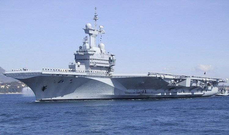 Авианосец "Шарль де Голль" после ремонта решено отправить "в сторону" Китая