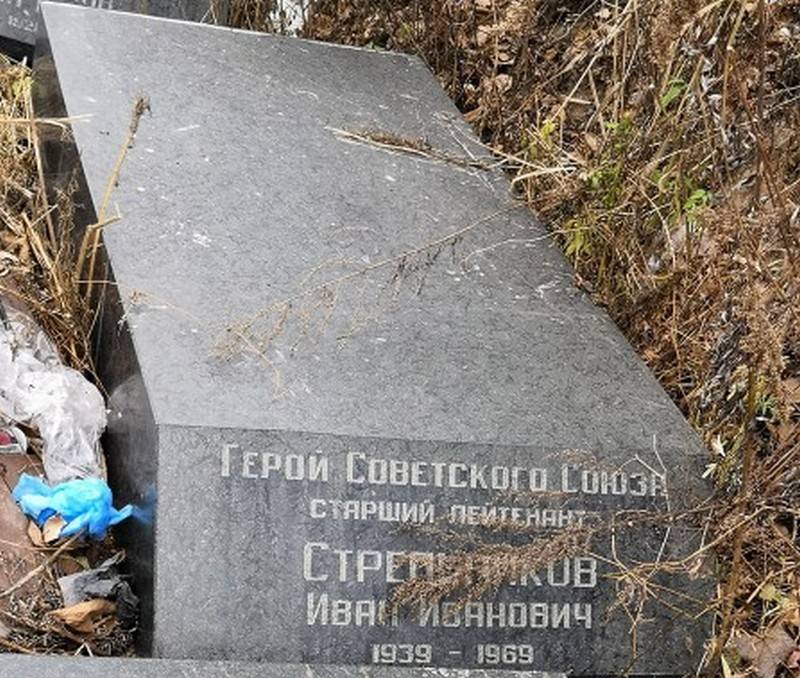 В Приморье выбросили на свалку надгробия героев-пограничников