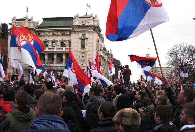 В Сербии продолжаются массовые протесты против политики Вучича