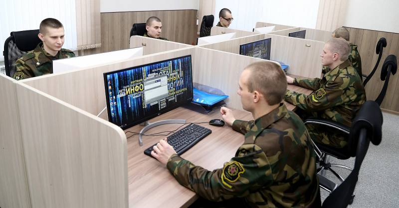 В Беларуси сформировали первую IT-роту