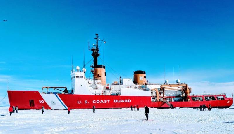 США отказались от манёвров в Арктике, опасаясь поломки ледокола