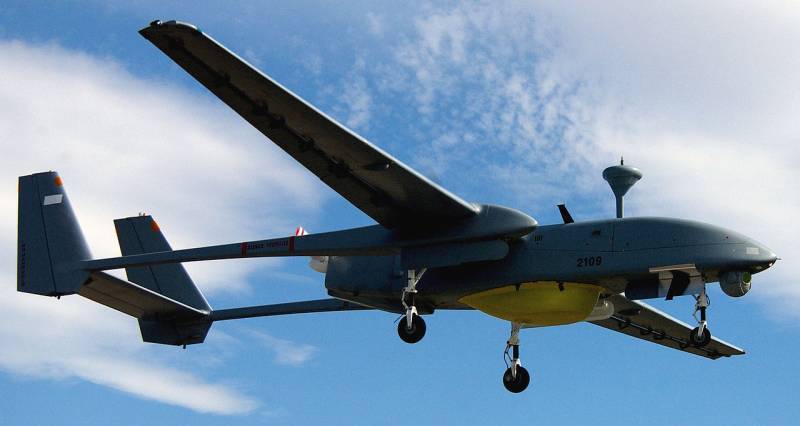 Вьетнам закупает израильские средневысотные дроны Heron 1