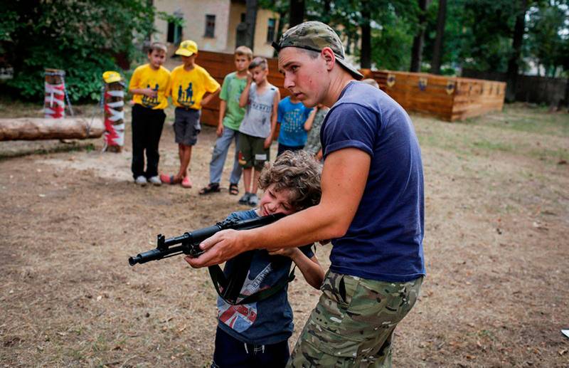 ОБСЕ не будет расследовать факты о детских радикальных лагерях на Украине
