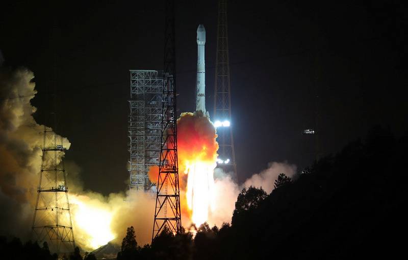 Китай успешно вывел в космос экспериментальный спутник связи