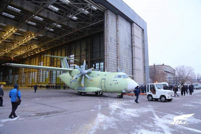 NI сравнил Ил-112В с украинским  Ан-140, компания "Ильюшин" прокомментировала