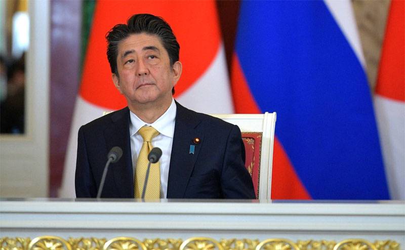 Токио откажется от требований компенсации за "российскую оккупацию" Курил