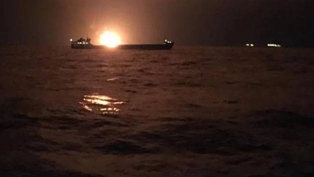 Пожар на бортах двух судов близ Керченского пролива