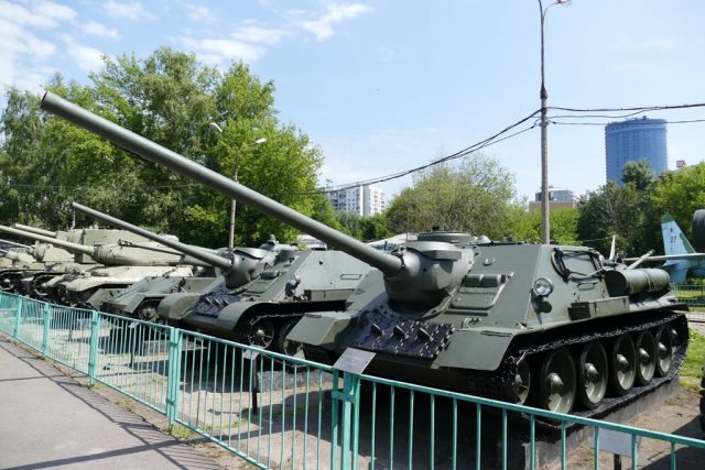 Histoires d'armement: support de canon automoteur SU-100 