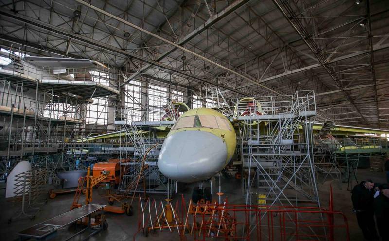 Глава МВД Украины заявил о планах приобрести 13 самолётов "Ан"