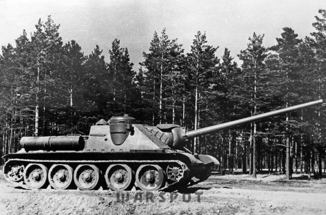 Historias de armamento: montaje de cañón autopropulsado SU-100 