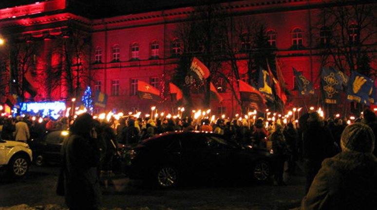 В Киеве прошёл факельный марш в честь дня рождения Бандеры